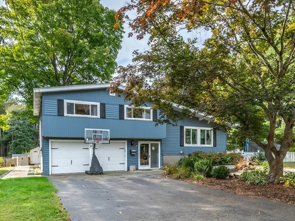 18 Little Tree Ln, Framingham, MA 01701