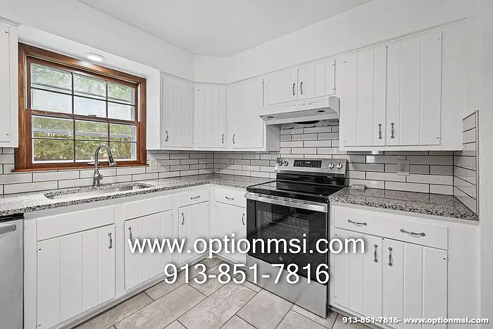 9401 Outlook Dr — Photo 4
