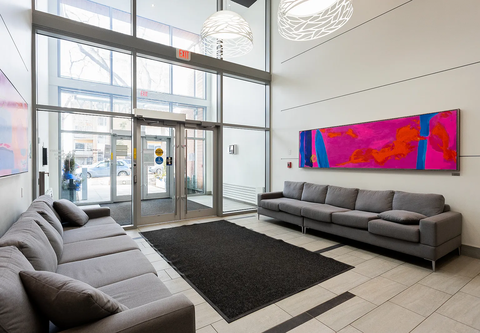 Modern Apartment in Edmonton | Utilities Included — Photo 1