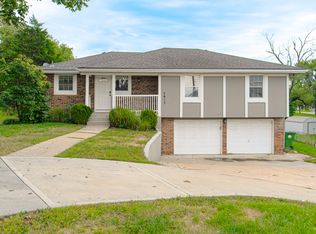 7917 Westridge Rd, Raytown, MO 64138