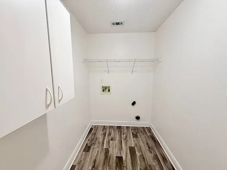 7945 Amethyst Dr — Photo 15