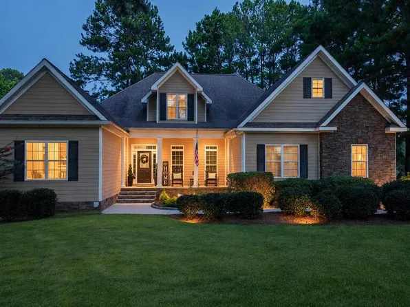 137 Sweetbriar Lakes Dr, Thomasville, GA 31757