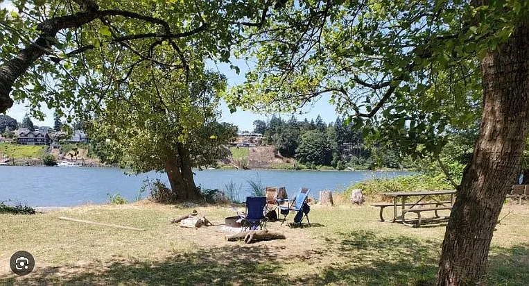 Take your boat to Sand Island for camping!