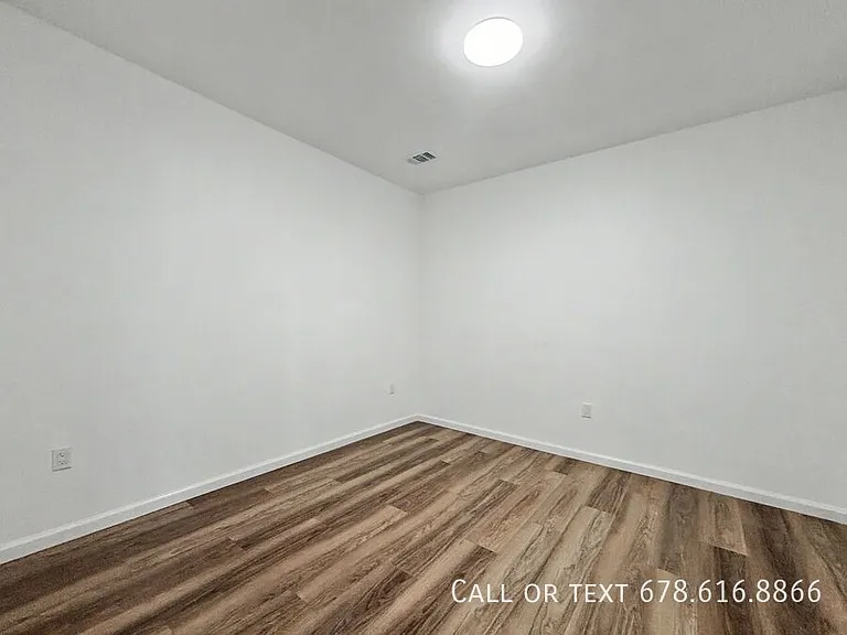 70 Charleston Ln — Photo 16