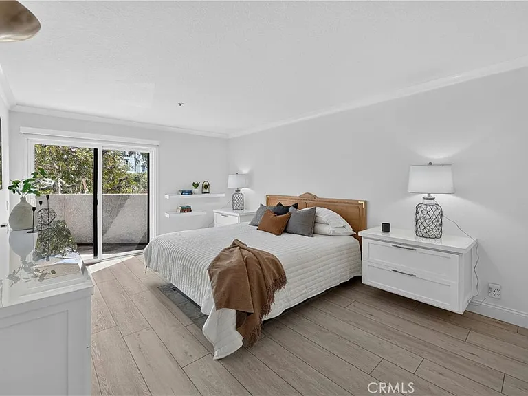 950 Cagney Ln #207 — Photo 9