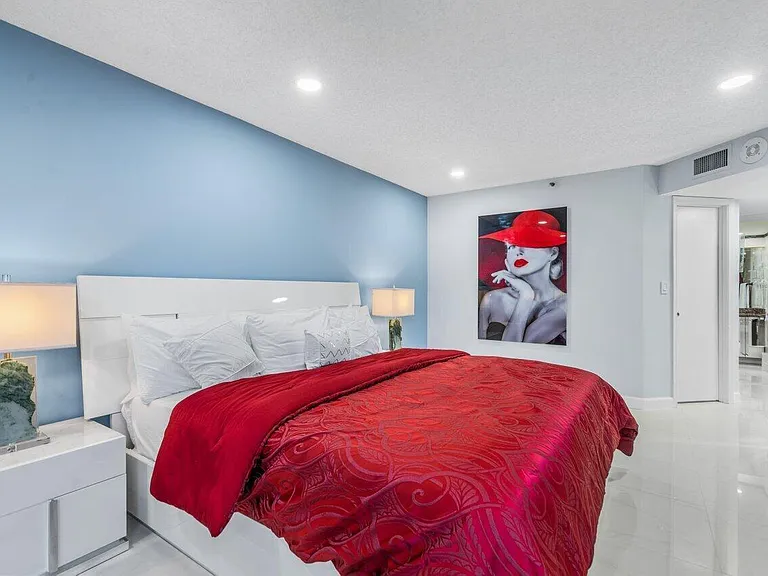 5200 N Ocean Dr #102 — Photo 30