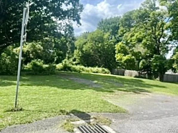 Warners Rd #14, Camillus, NY 13031