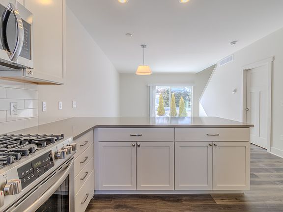 5th image of 1502-60 Simsbury St #1502-7