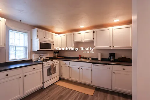 25 Jay St #T Photo 1