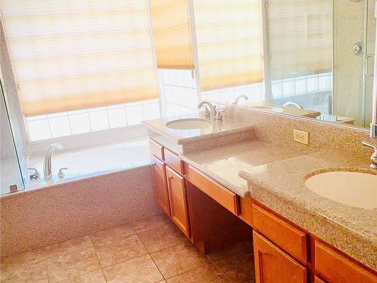 8405 Justine Ct — Photo 26