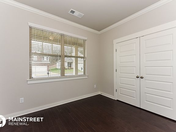 4th image of 344 Black Thorn Ln