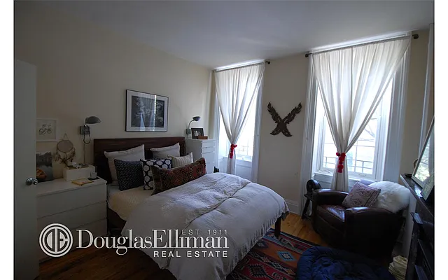Rented by Douglas Elliman | media 33
