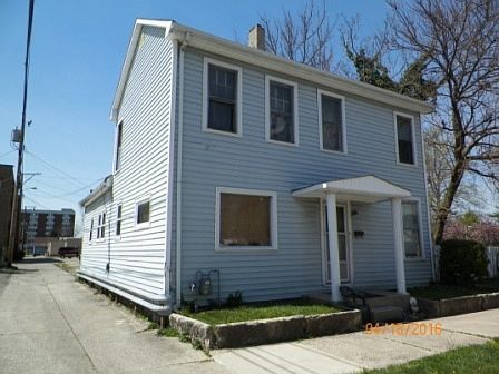 2nd image of 211 S Cherry St