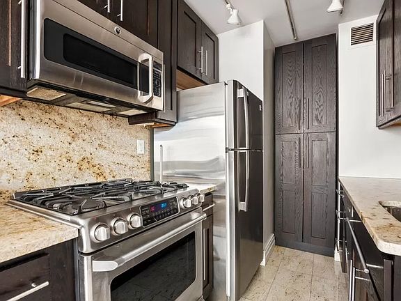 2nd image of 343 E 74th St #9AB