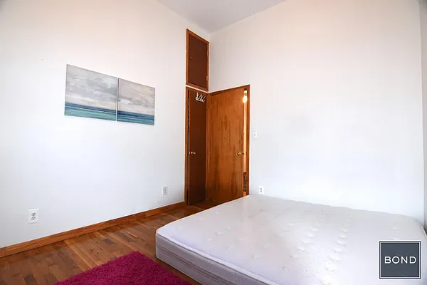 Rented by Bond New York | media 22