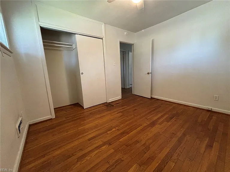 2901 E Malden Ave — Photo 17