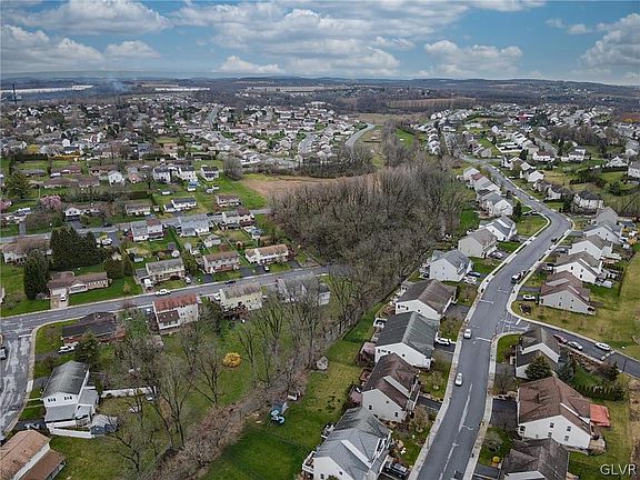 5th image of 663 Walker Dr