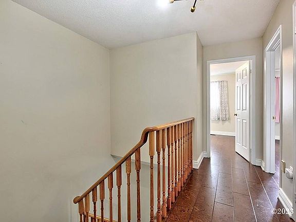 2nd image of 1227 Cottonwood Cres