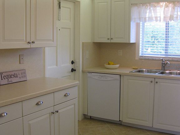 Kitchen/Renovated 2009