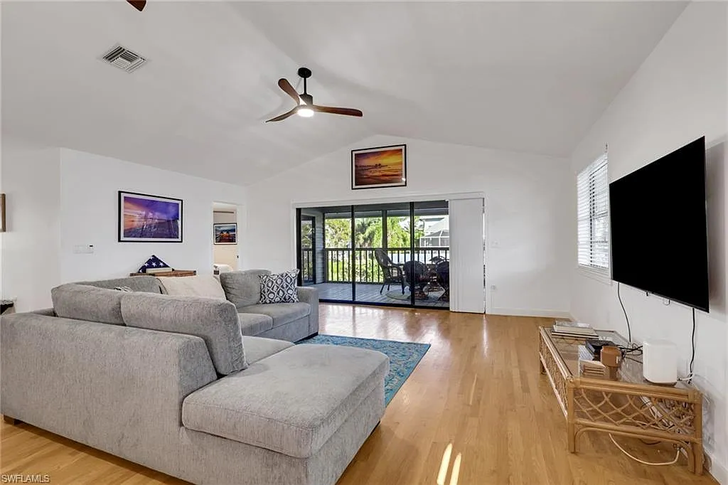 3 bed, 3.5 bath, 1495 sqft, $9,500 — Photo 4