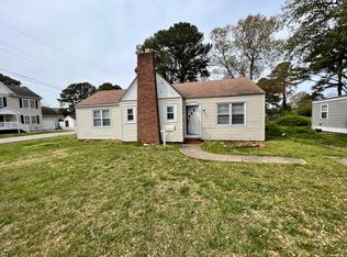 25 Old Fox Hill Rd, Hampton, VA 23669