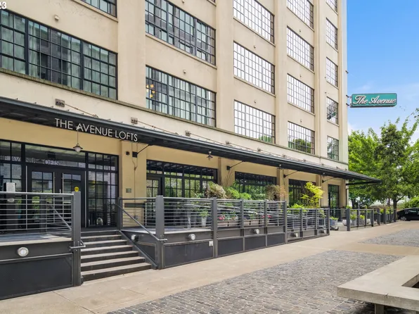 1400 NW Irving St APT 301, Portland, OR 97209