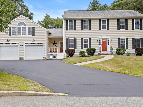 28 Winter Cir, Rockland, MA 02370