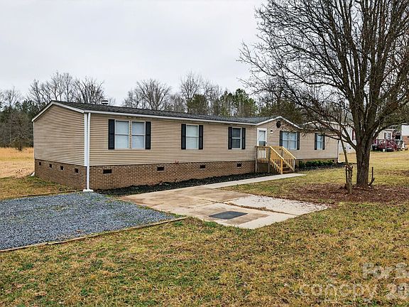 2nd image of 5944 Lewis Rd