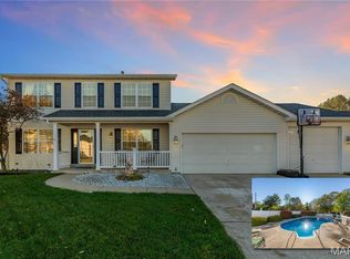 742 Oak Leaf Bluff Dr, Saint Charles, MO 63304