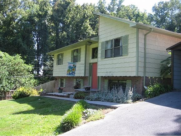 1st image of 242 Town & Country Dr