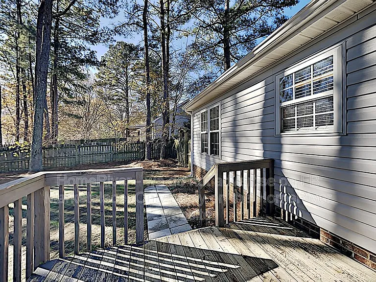 862 N Taylor St — Photo 18