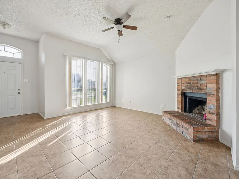 1602 Develon Dr — Photo 3