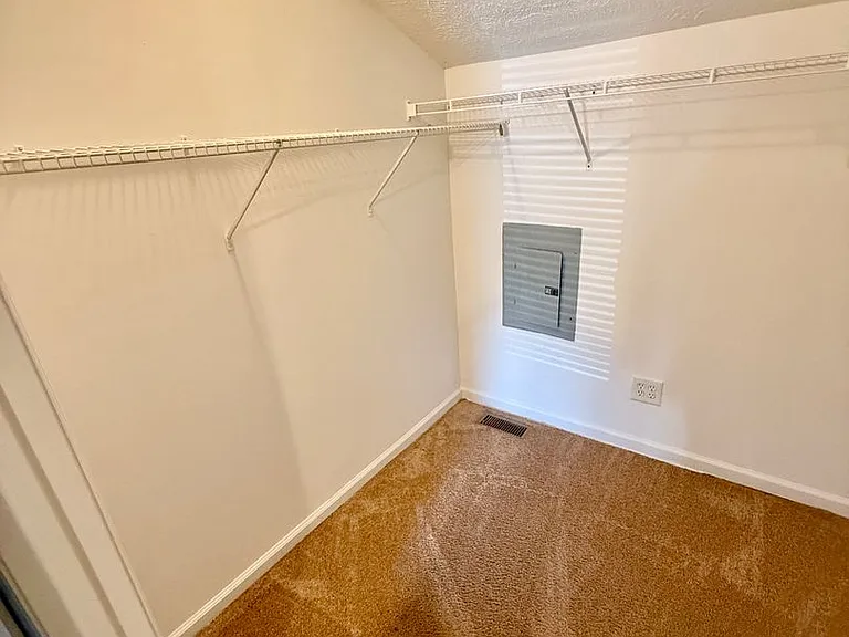 3303 Leslie Ct — Photo 15