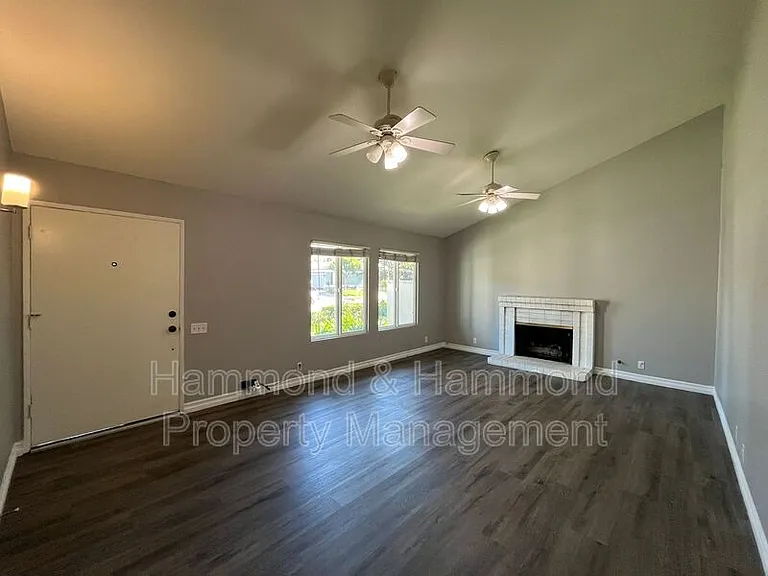 5716 Bloomfield St — Photo 3