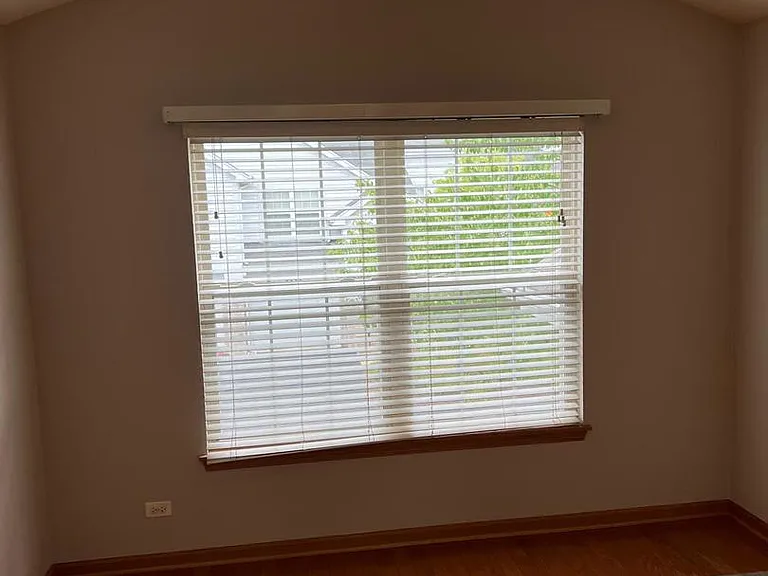 2210 Scott Ln — Photo 3