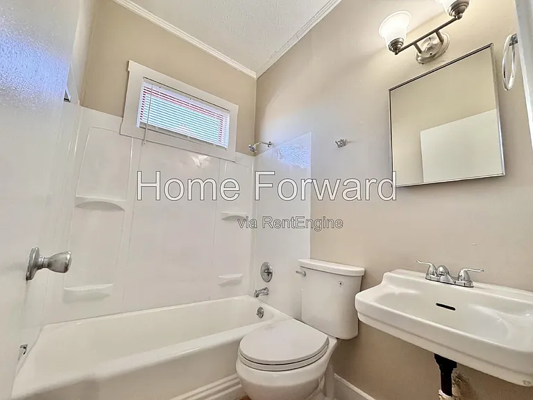 812 W Maxwell St #3 — Photo 7