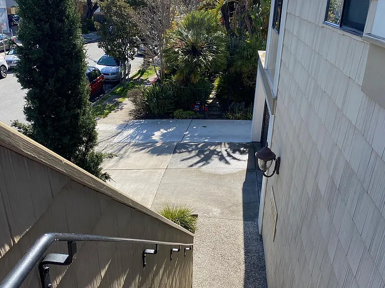 1117 Laguna Ave #5 — Photo 32