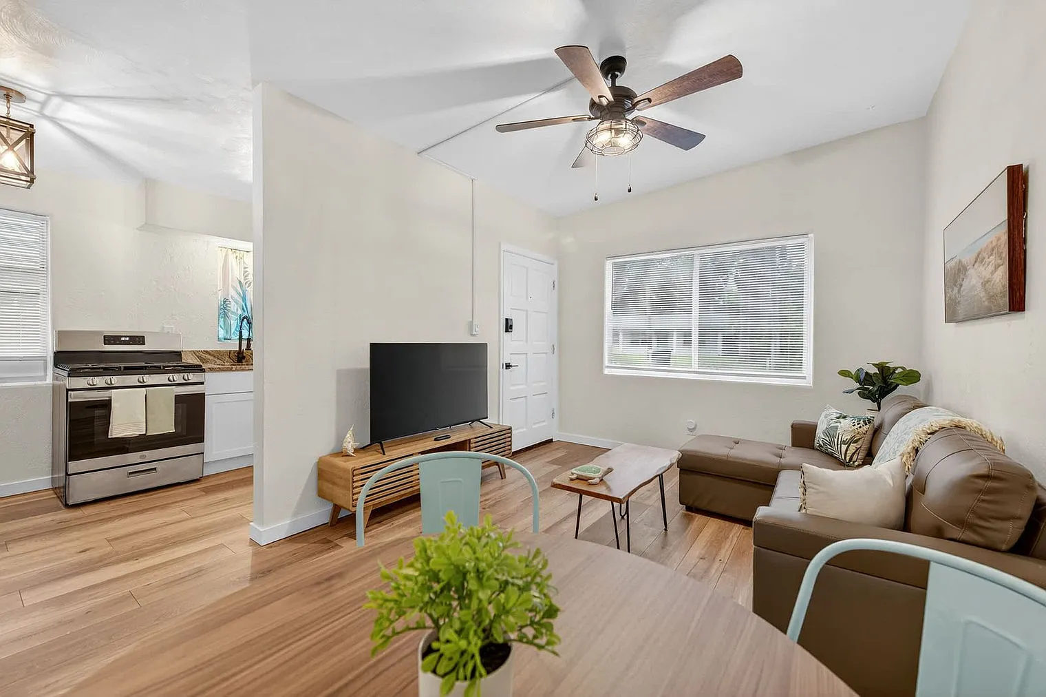 1 bed, 1.0 bath, $2,777 — Photo 2