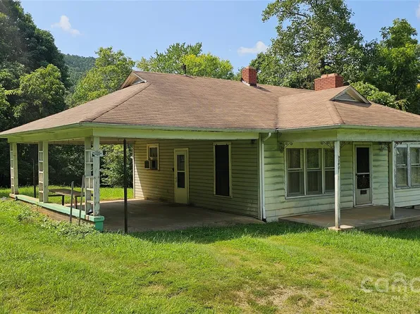 3200 Fay Lowman Rd, Connelly Springs, NC 28612