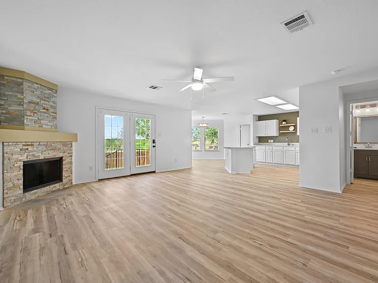 2412 Regal Park Ln — Photo 10