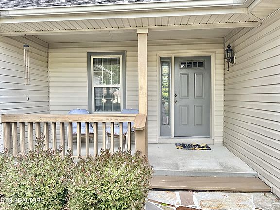 4th image of 95 Hillwood Dr