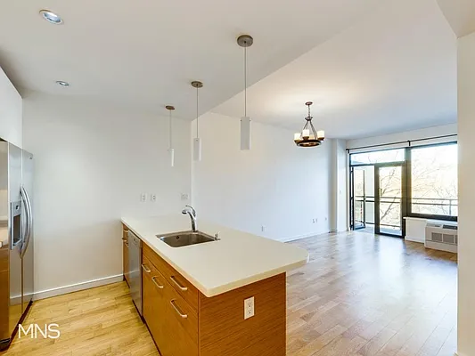 Rented by MNS | media 18