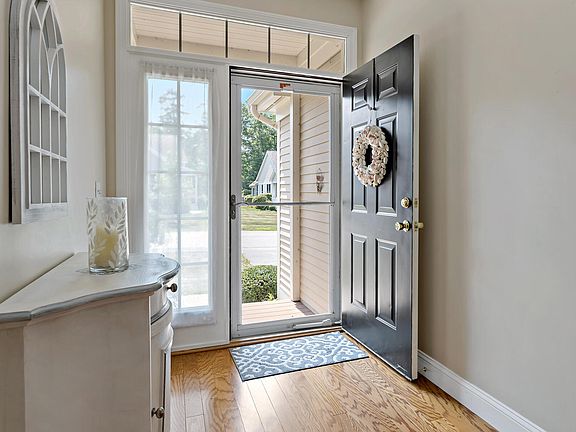 3rd image of 45 Grey Hawk Drive