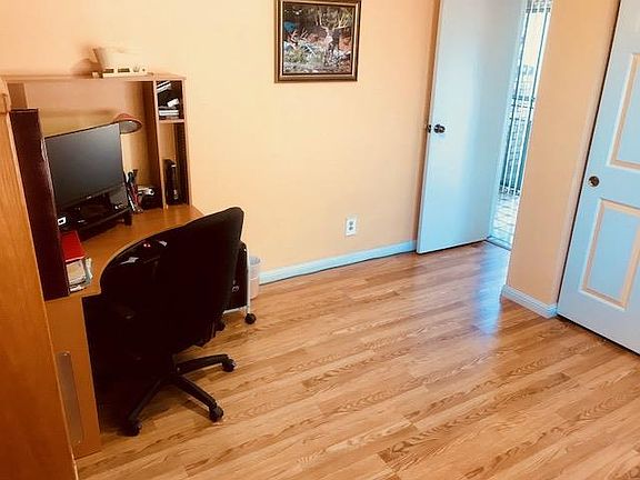 5th image of 2022 Lavonne Ave