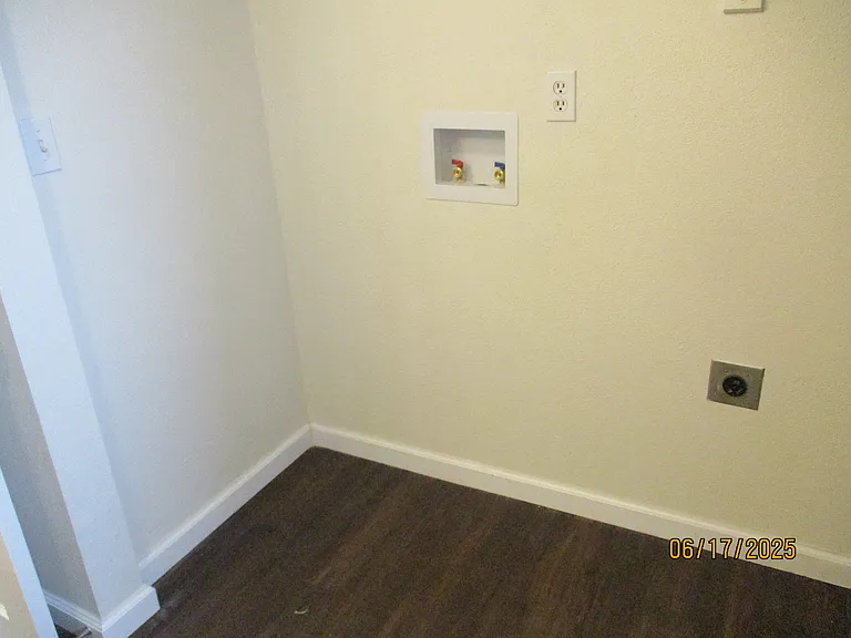 852 N Orchard Ave — Photo 9