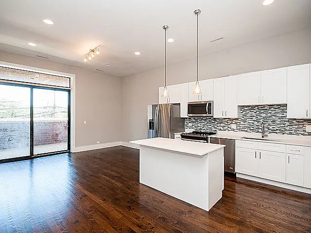 4601 N. Ravenswood Ave. — Photo 13