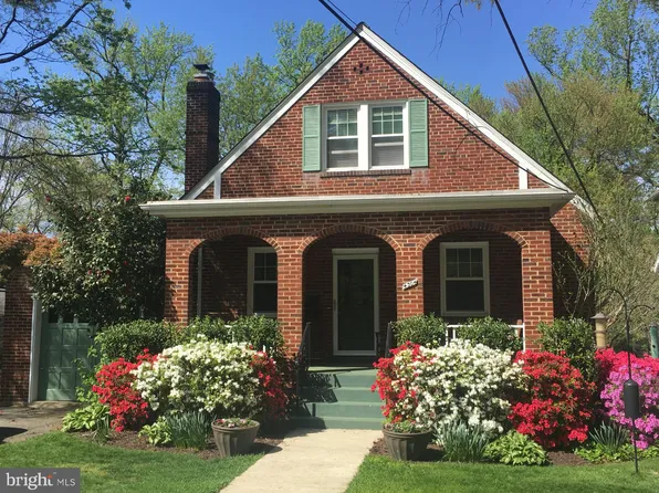 4304 Tuckerman St, University Park, MD 20782