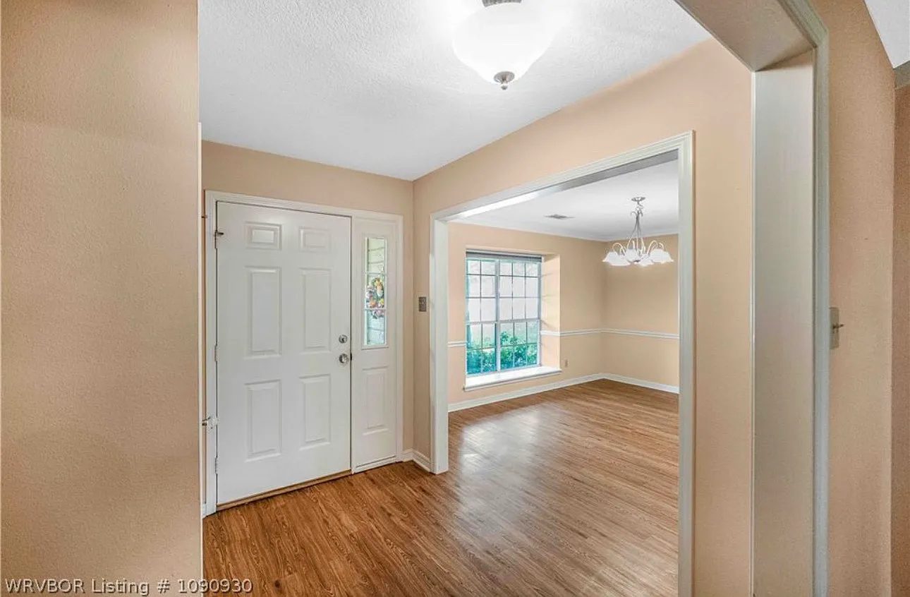 3 bed, 1760 sqft, $1,899 — Photo 4