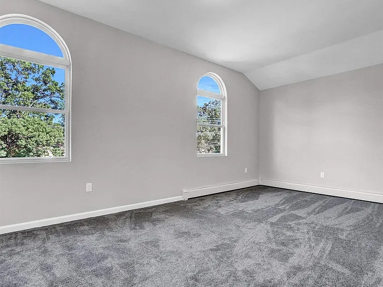 360 44th St — Photo 10