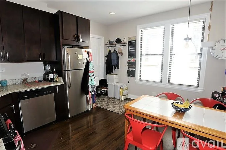 2019 N Hoyne Ave #2R — Photo 8